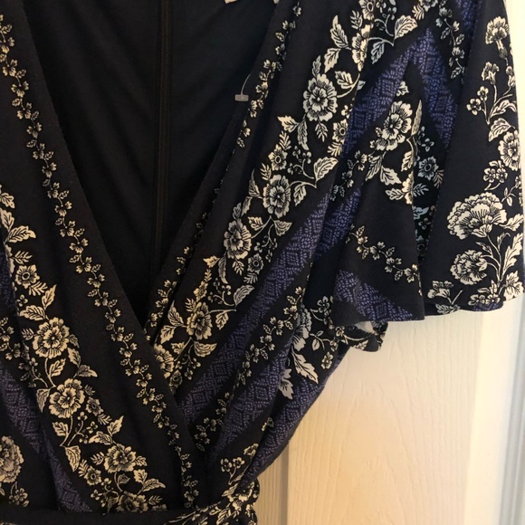 Loft V Neck Dress - Picture 3 of 3